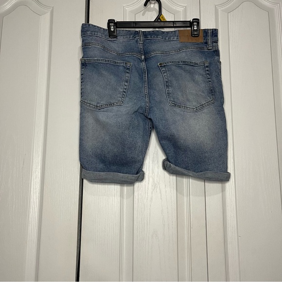 Men's Distressed Denim Slim Fit Shorts - Light Blue - Picture 5 of 5